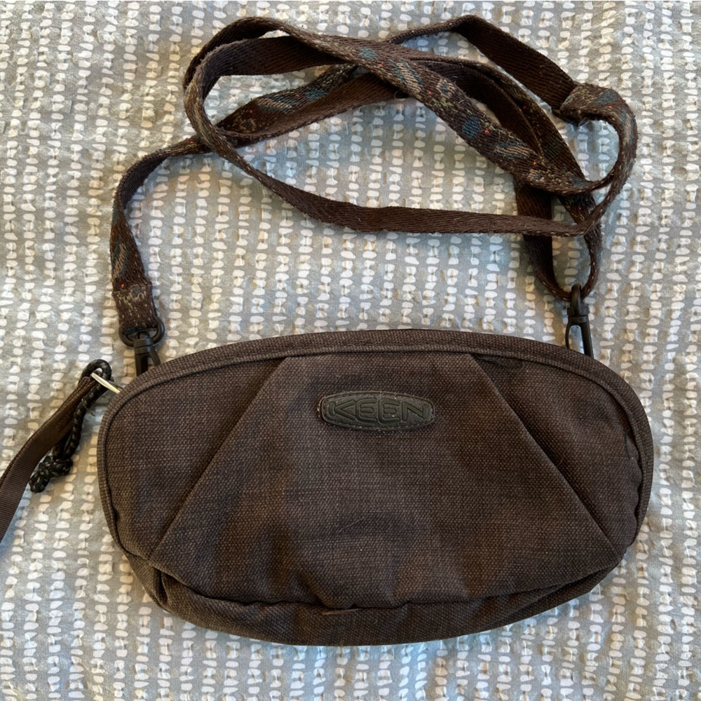 Brown fabric Keen clutch or crossbody